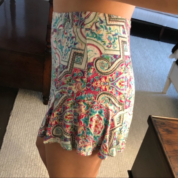 Glamorous Flouncy High Waisted Shorts - Picture 2 of 6